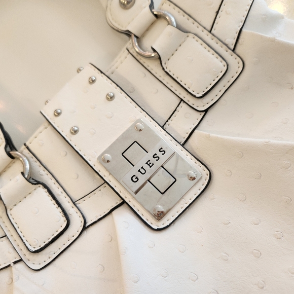 Guess white bag in preloved condition! - Picture 8 of 15